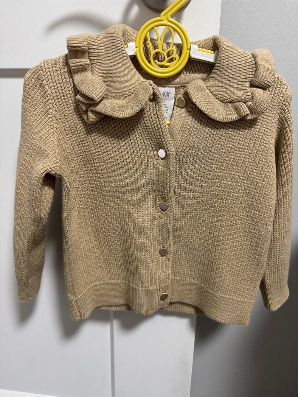 H&M Beige Ruffle Collar Knit Cardigan
